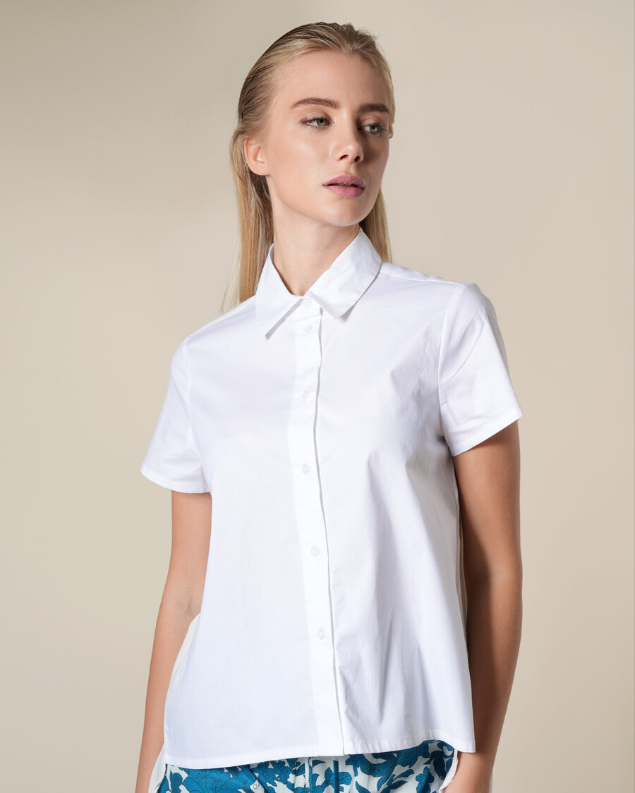 camisa blanca asimétrica