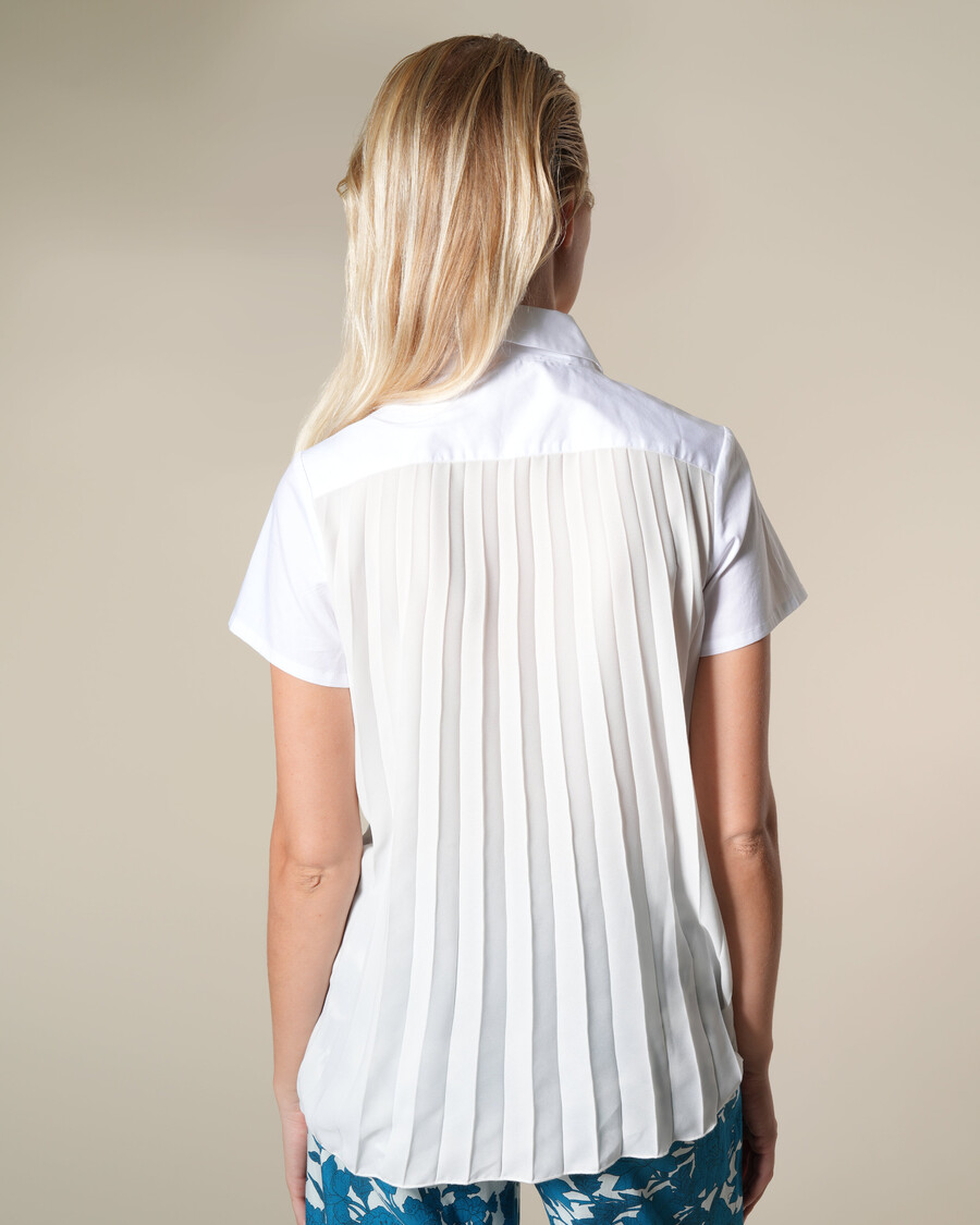 camisa blanca asimétrica