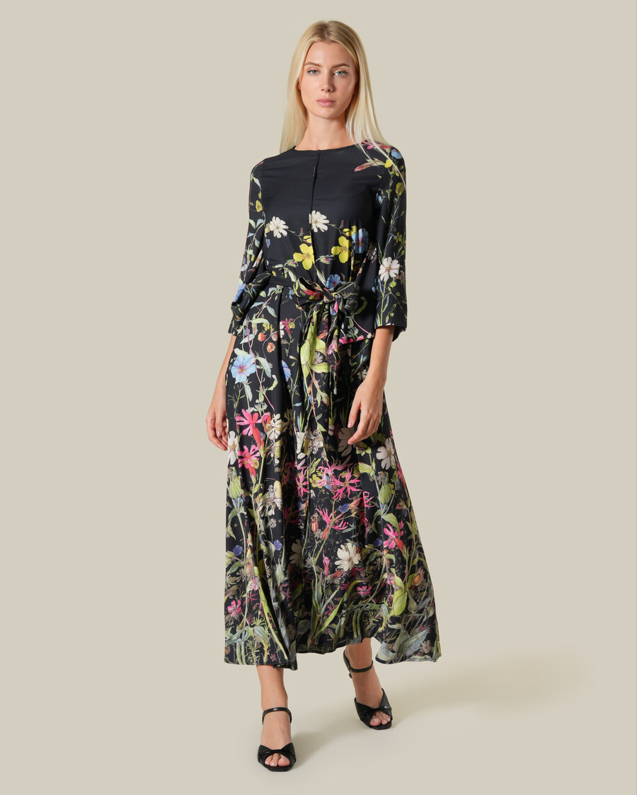 vestido largo con estampado botánico