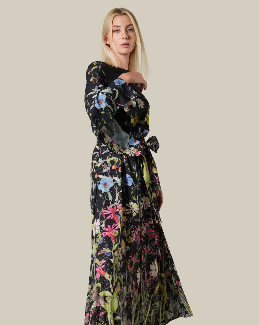 vestido largo con estampado botánico