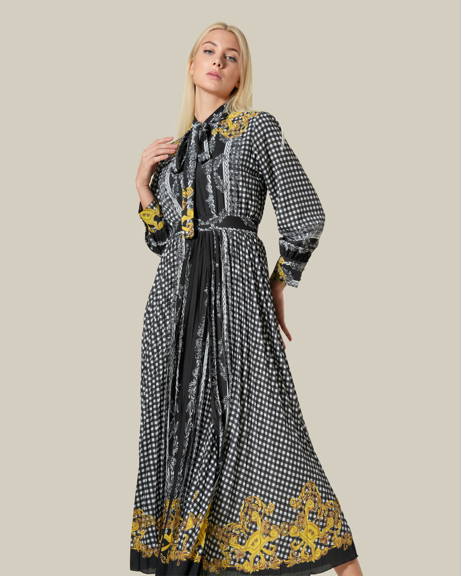 vestido largo con estampado barroco de cuadros